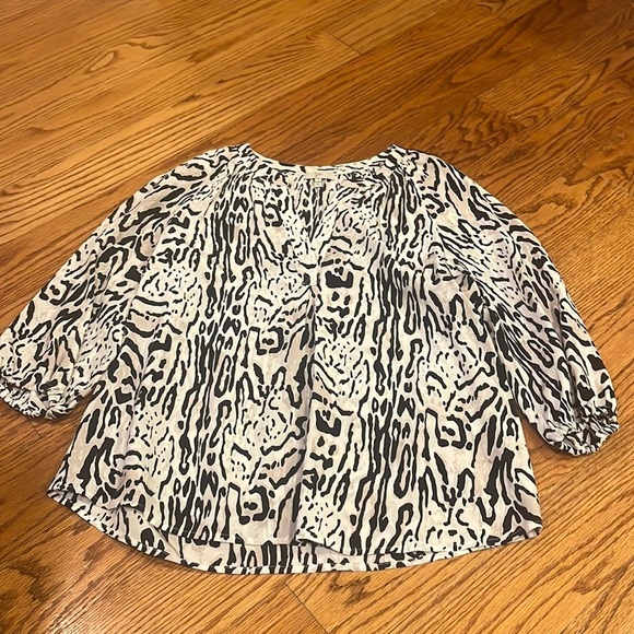 Joie Woman’s Printed Silk Top Size XS - Picture 1 of 5